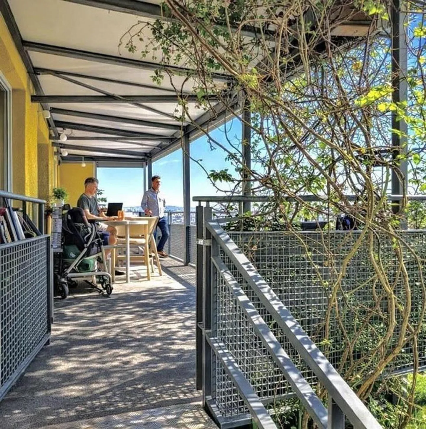 Appartamento 3.5 locali appena ristrutturato con grande terrazza e posto auto - Foto 1 di 14