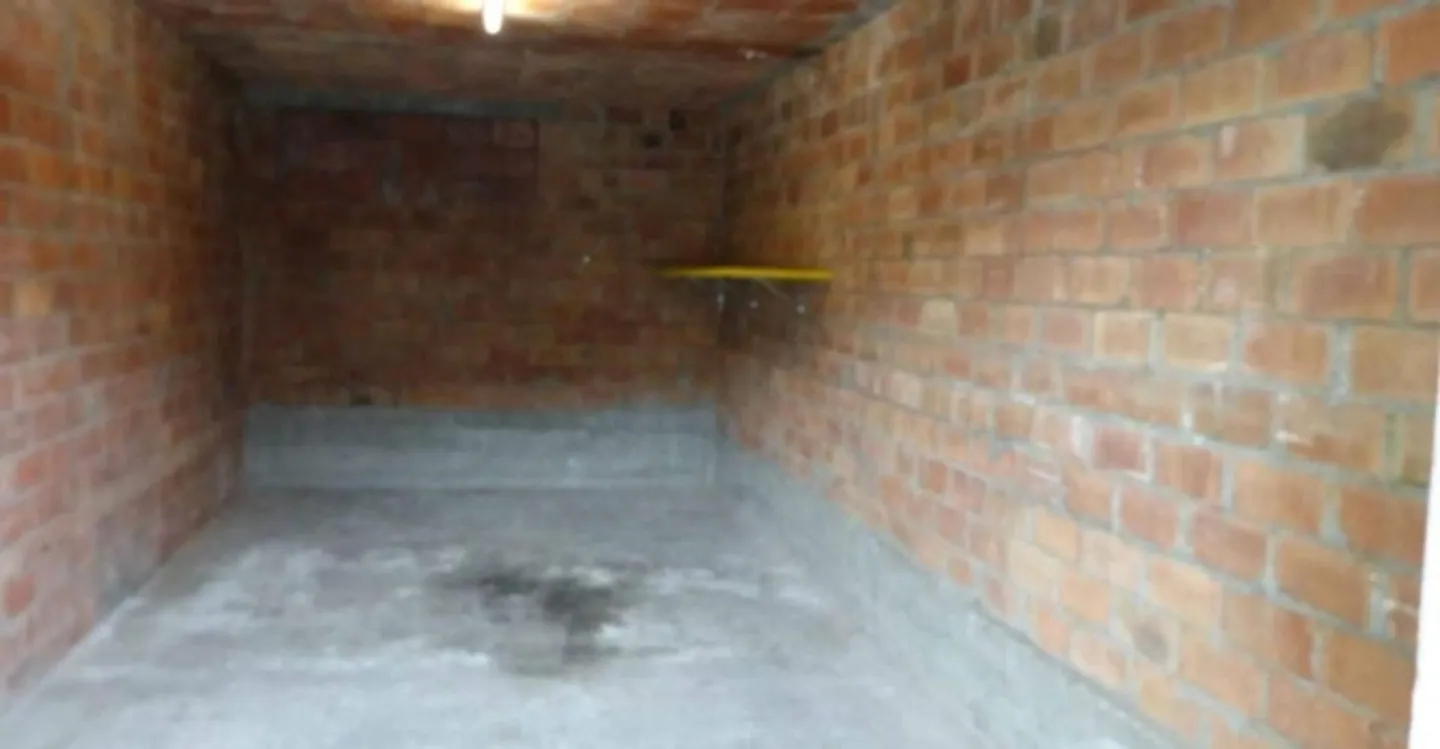 Laboratorio con Garage - Foto 7 di 7