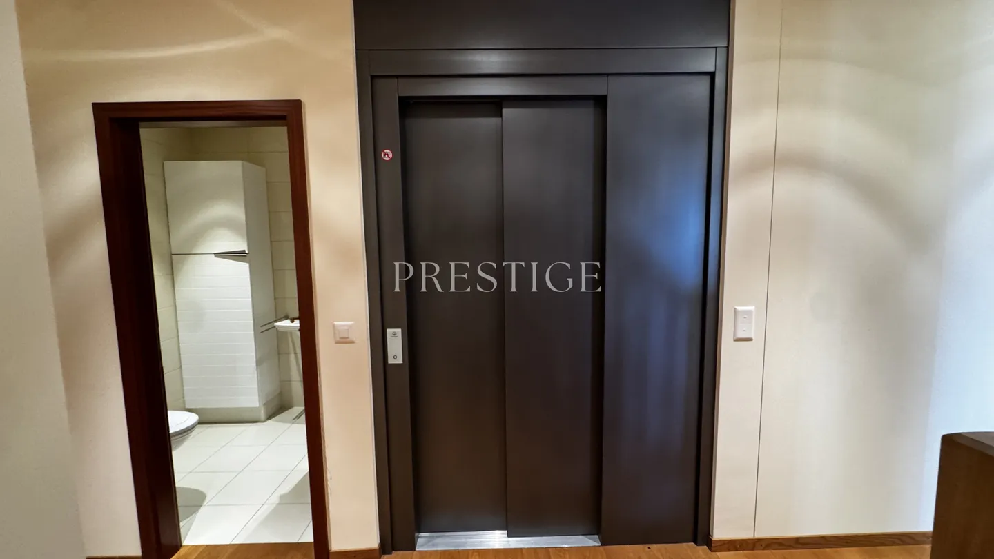 Chalet familiare di lusso ad Anzère - Discrezione, lusso, spa e ascensore - Foto 1 di 1