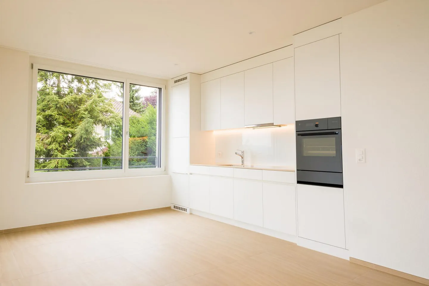 Modern 2.5-room apartment in Zug with beautiful view - Photo 2 of 8