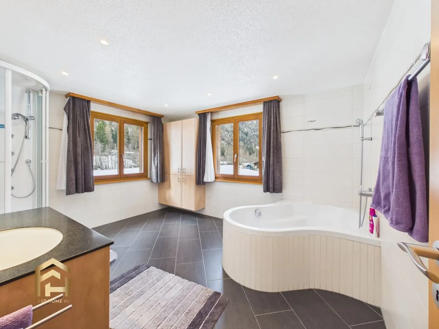 Appartement spacieux de 3,5 pièces à Herbriggen, rénové et bien desservi - Photo 7 sur 12