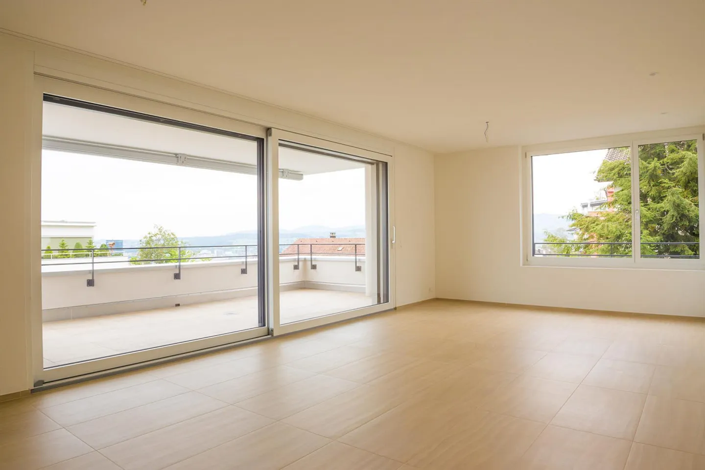 Modern 2.5-room apartment in Zug with beautiful view - Photo 3 of 8