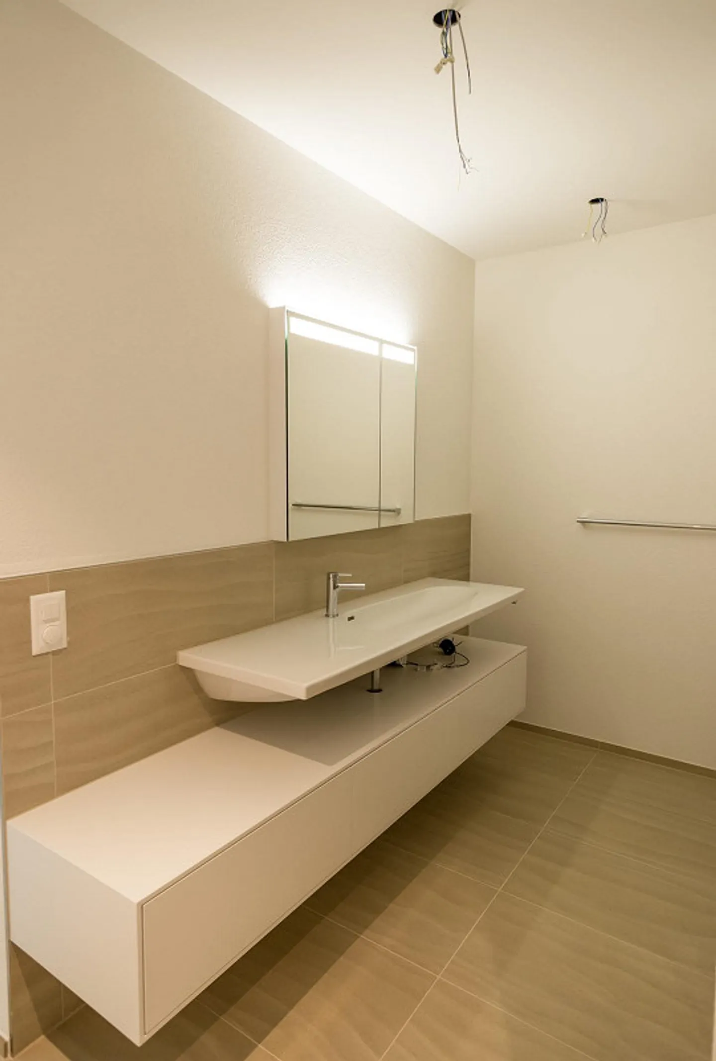 Modern 2.5-room apartment in Zug with beautiful view - Photo 5 of 8