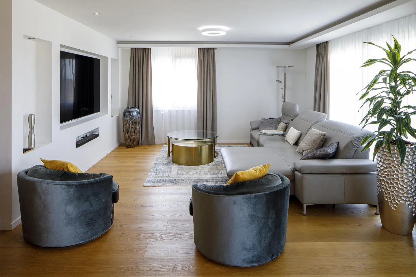 Exklusive 5.5 Zimmer Terrassenwohnung mit Berg- und Panoramasicht - Photo 6 sur 21