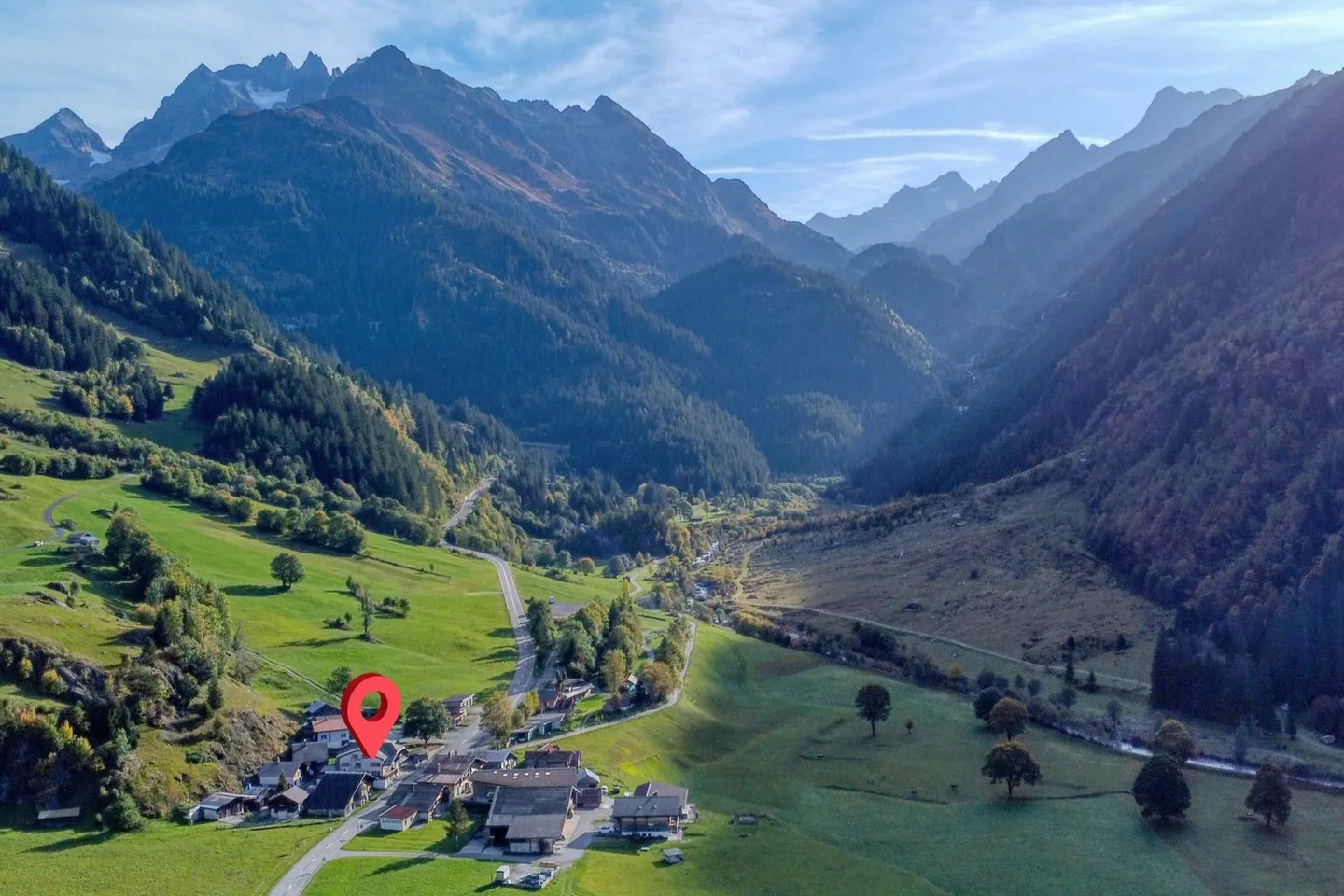 Einzigartiges Airbnb / Hotel in malerischer Berglandschaft - Foto 2 von 13