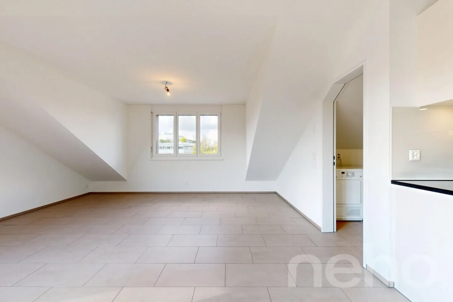 5.5-room attic maisonette apartment with balcony - Photo 5 of 12