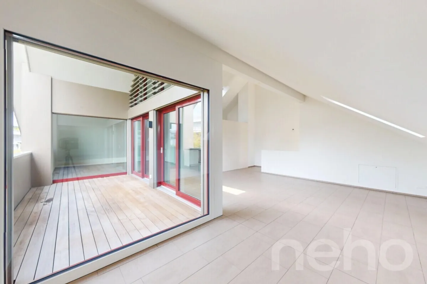 5.5-room attic maisonette apartment with balcony - Photo 7 of 12