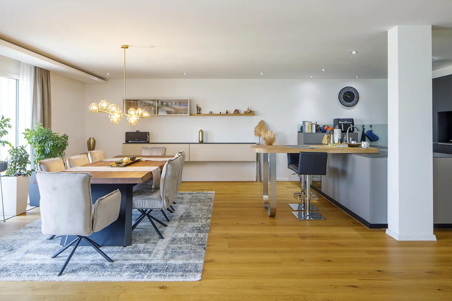 Exklusive 5.5 Zimmer Terrassenwohnung mit Berg- und Panoramasicht - Photo 8 sur 21