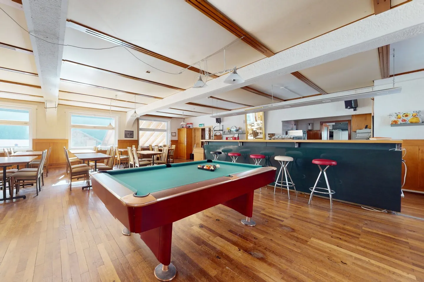 Einzigartiges Airbnb / Hotel in malerischer Berglandschaft - Foto 5 von 13