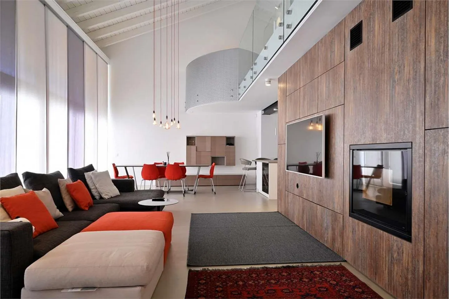 Élégance et modernité : maison jumelée rénovée - Photo 6 sur 13