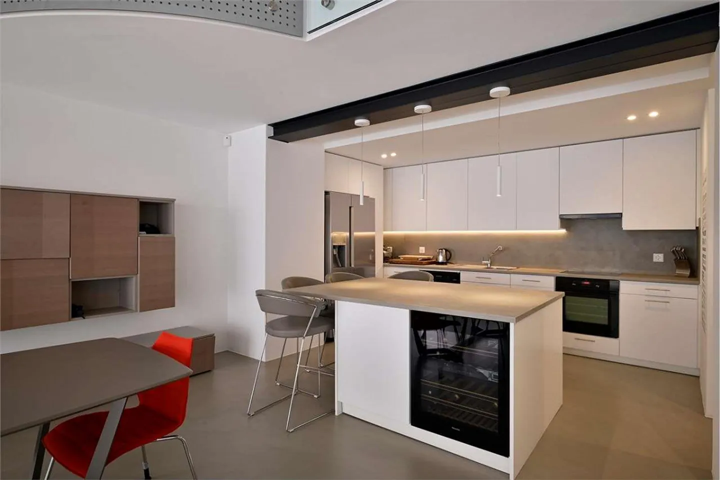 Élégance et modernité : maison jumelée rénovée - Photo 7 sur 13