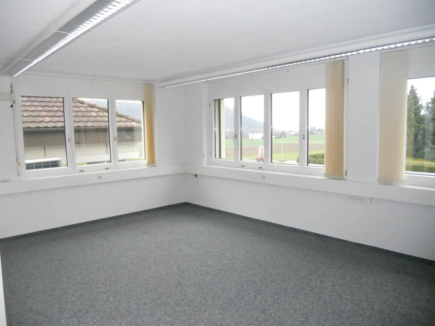 Bright spacious office with lounge, archive and storage room 2nd floor - Photo 6 of 13