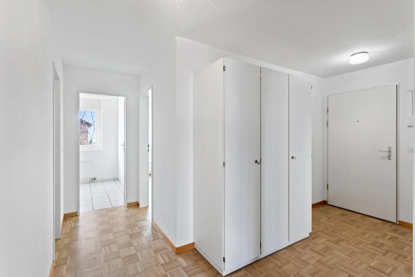 3.5 Room Apartment - Photo 7 of 7