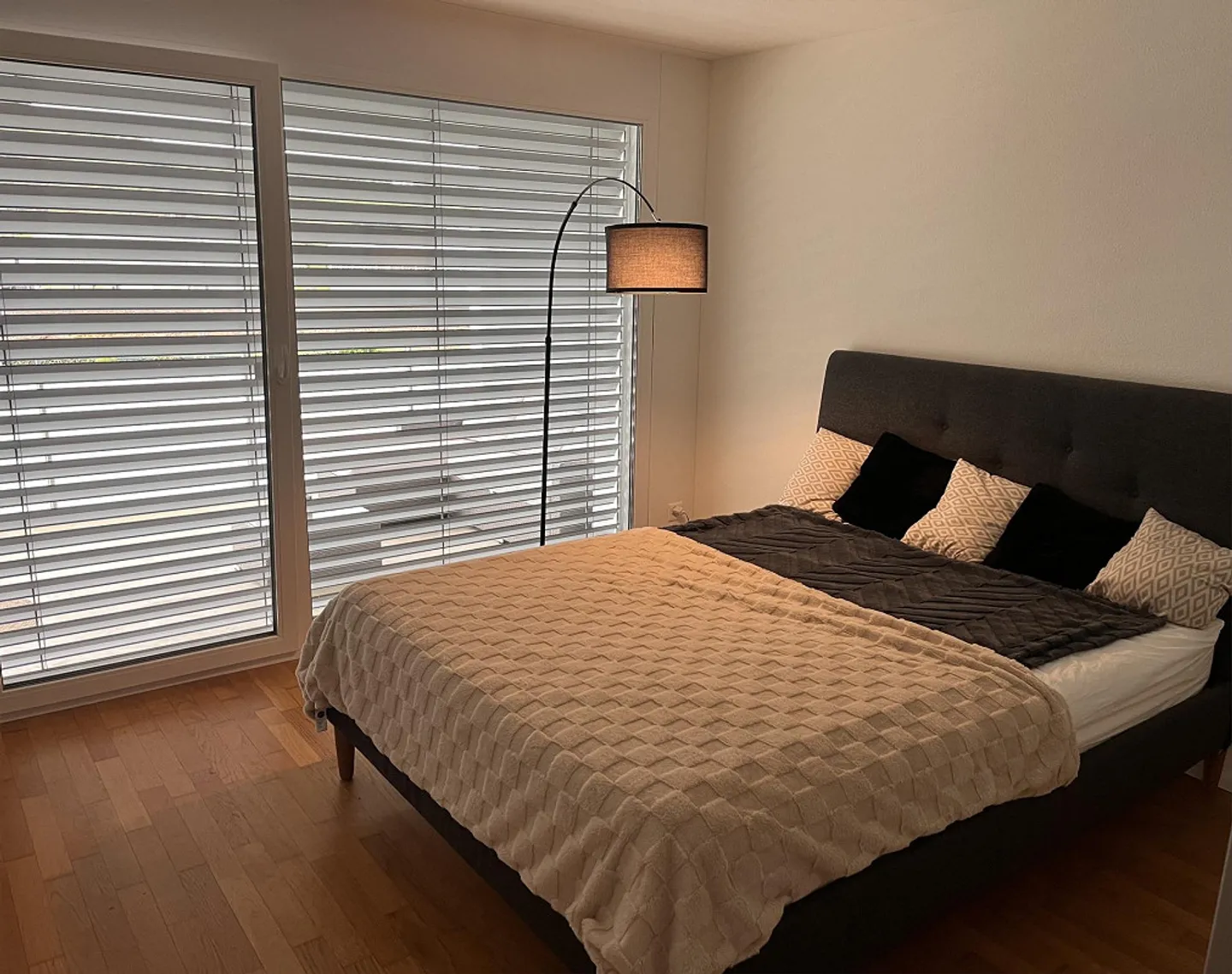 Beautiful 2.5 Room Apartment with Spacious Patio - Photo 1 of 3