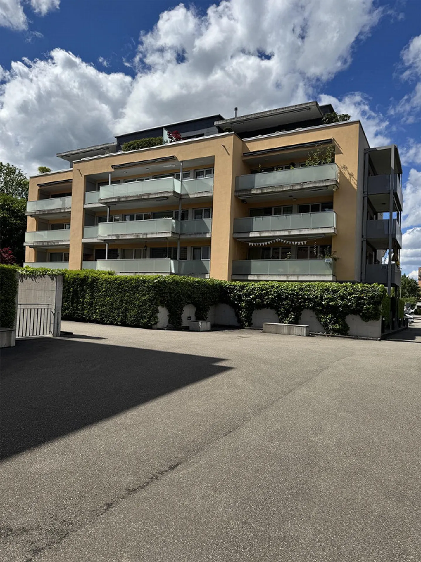 Appartamento spazioso e adatto alle famiglie di 4 1/2 stanze - Foto 1 di 10