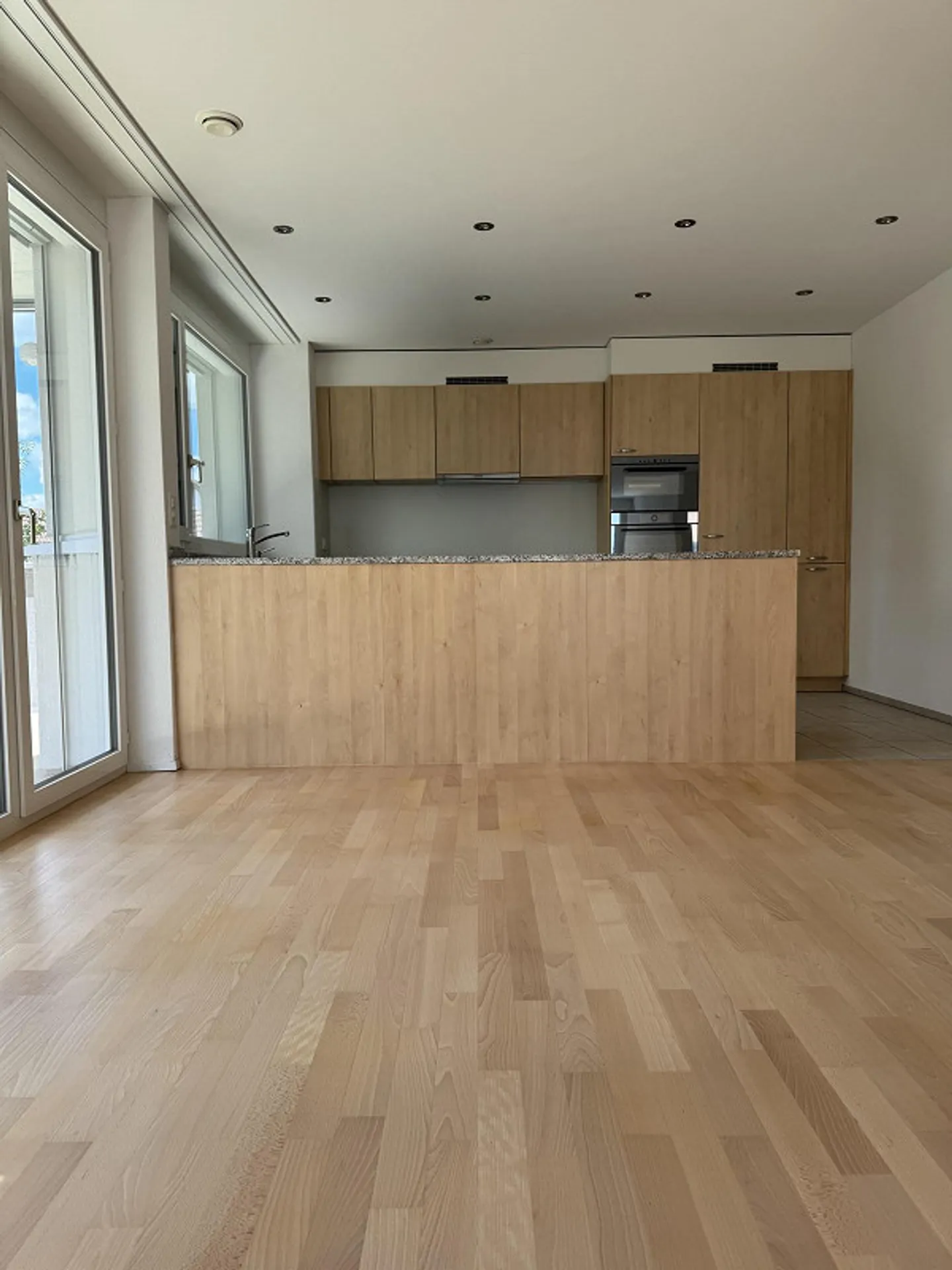 Appartamento spazioso e adatto alle famiglie di 4 1/2 stanze - Foto 2 di 10