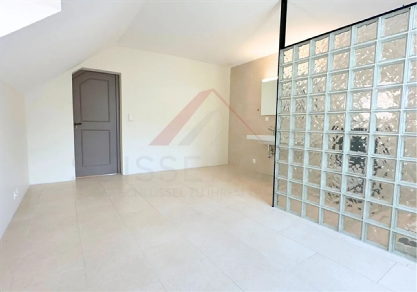 Magnifica maisonette di 200 m² con soppalco e fascino d'altri tempi - Foto 10 di 13