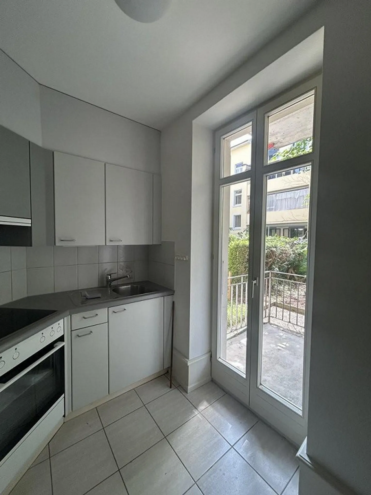 Appartamento affascinante con 2 camere e balcone - Foto 4 di 9