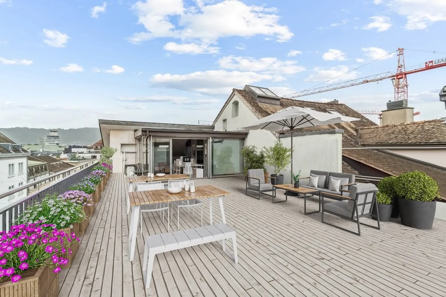 Stylé, central et avec vue pour travailler@Rennweg - Photo 6 sur 7