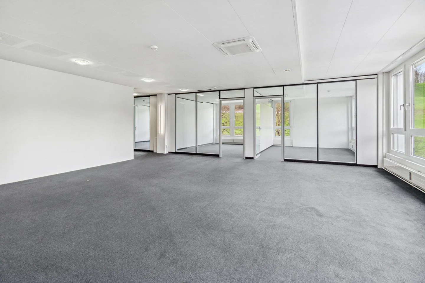 Modernes Büro in Baar - Foto 8 von 11