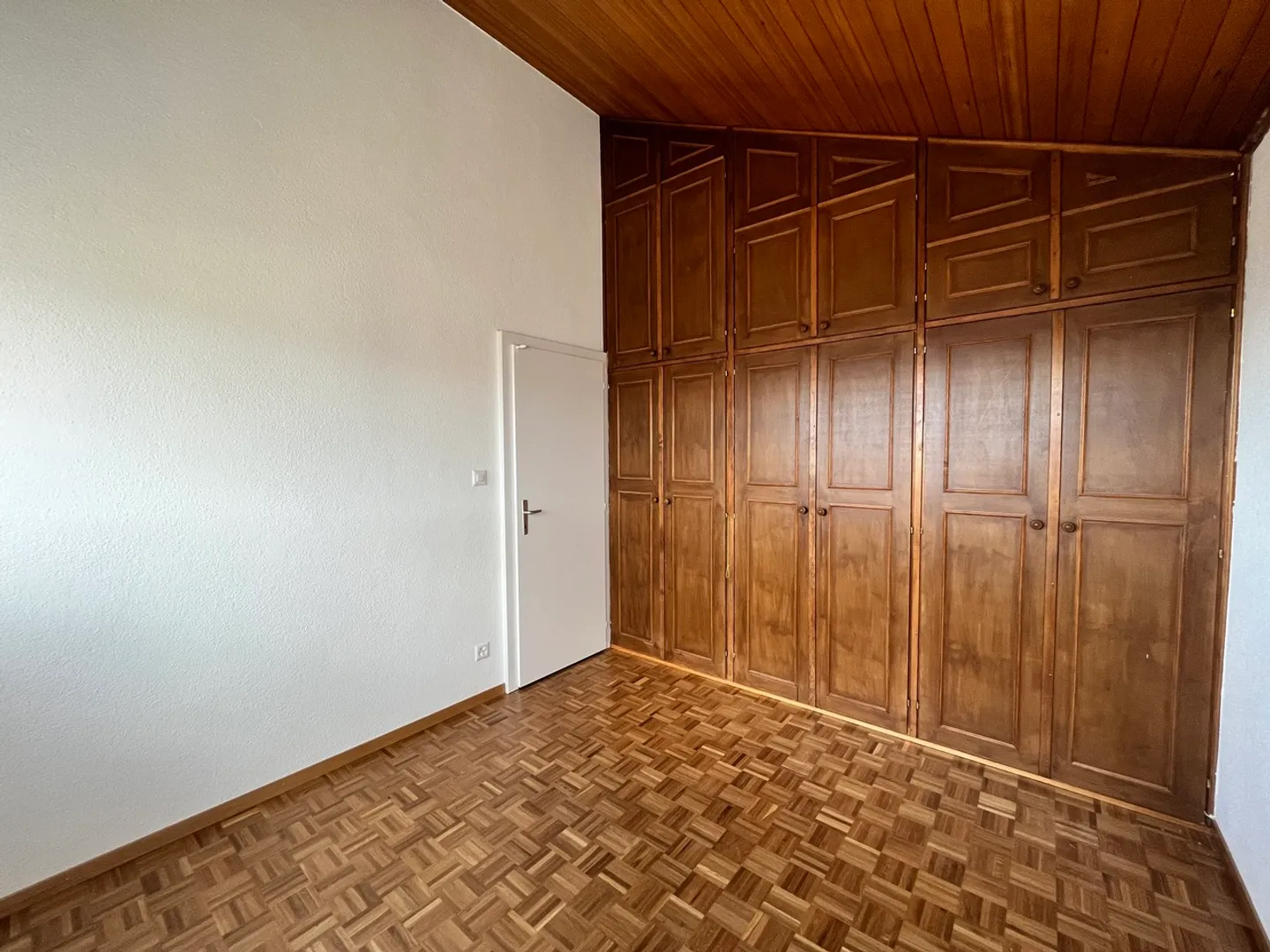 Apartment with 4.5 rooms on Chemin du Mont-Blanc 3, 1023 Crissier - Photo 4 of 7