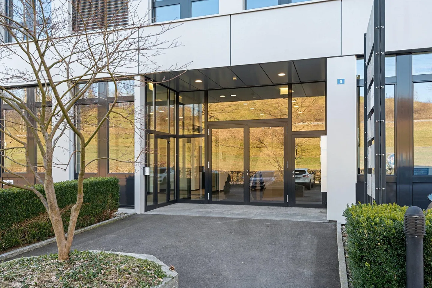 Modernes Büro in Baar - Foto 1 von 11