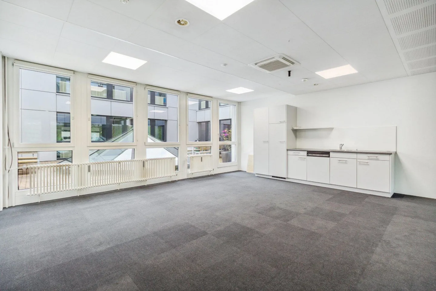Modernes Büro in Baar - Foto 4 von 11