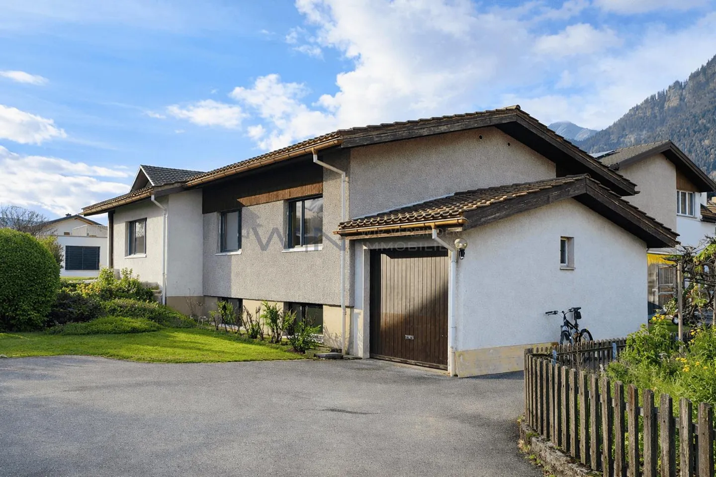 Geräumiges freistehendes Haus - Foto 6 von 11