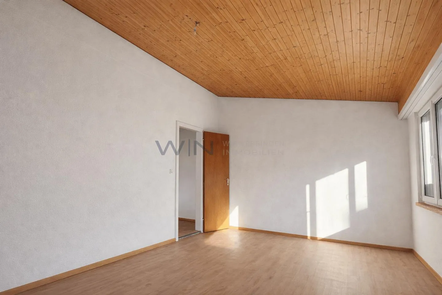 Geräumiges freistehendes Haus - Foto 11 von 11