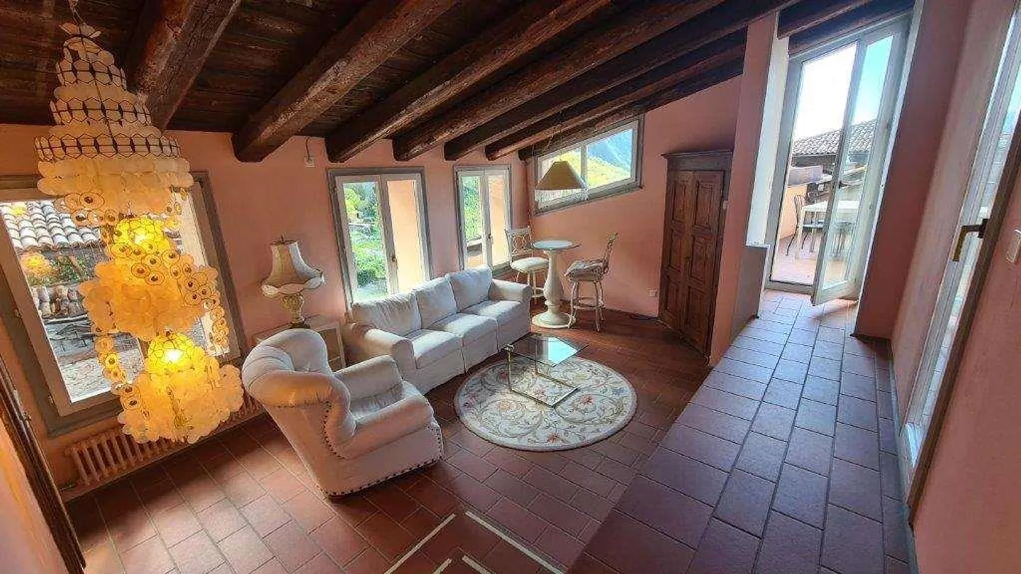 ROVIO : JOLIE DUPLEX 4.5 PIÈCES AVEC TERRASSE - Photo 3 sur 12