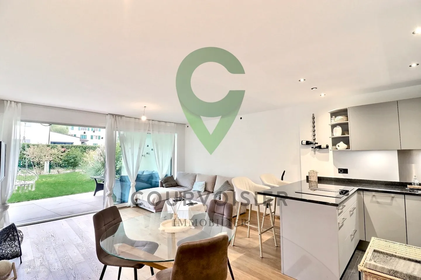 Beautiful 2.5-room apartment with terrace and private garden - Photo 1 of 10