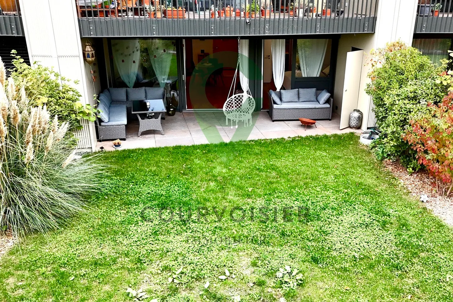 Beautiful 2.5-room apartment with terrace and private garden - Photo 8 of 10