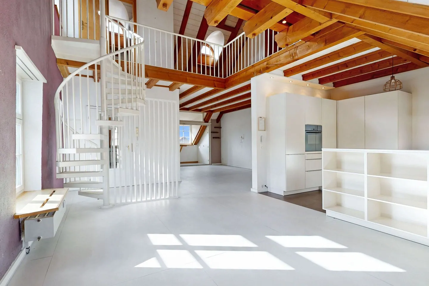 Appartement en duplex moderne de 4,5 pièces avec jardin - Photo 3 sur 15
