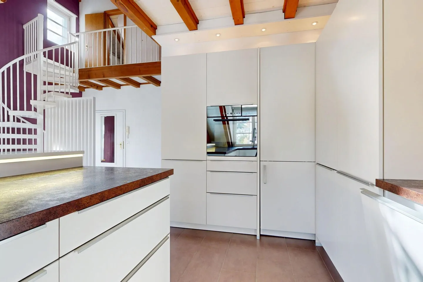 Appartement en duplex moderne de 4,5 pièces avec jardin - Photo 1 sur 15