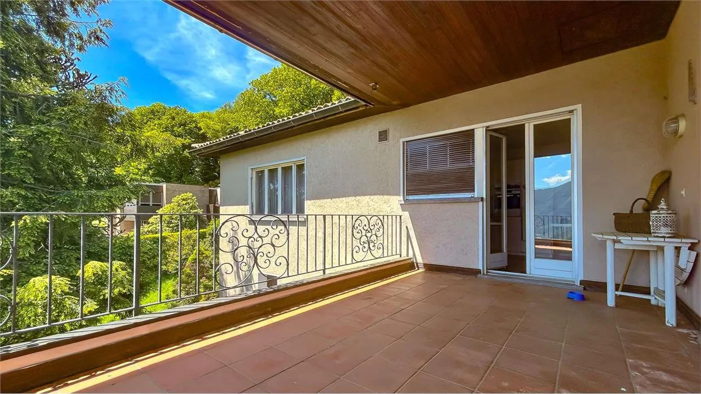 VILLA PANORAMICA A CARONA CON VISTA LAGO E PRIVACY - Foto 3 di 13