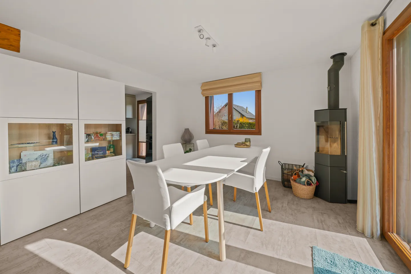 Elegant townhouse with garage in a quiet environment - Photo 4 of 13