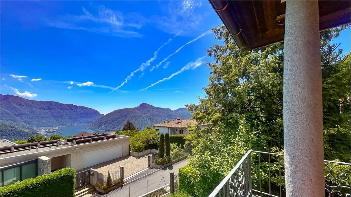 VILLA PANORAMICA A CARONA CON VISTA LAGO E PRIVACY - Foto 1 di 13