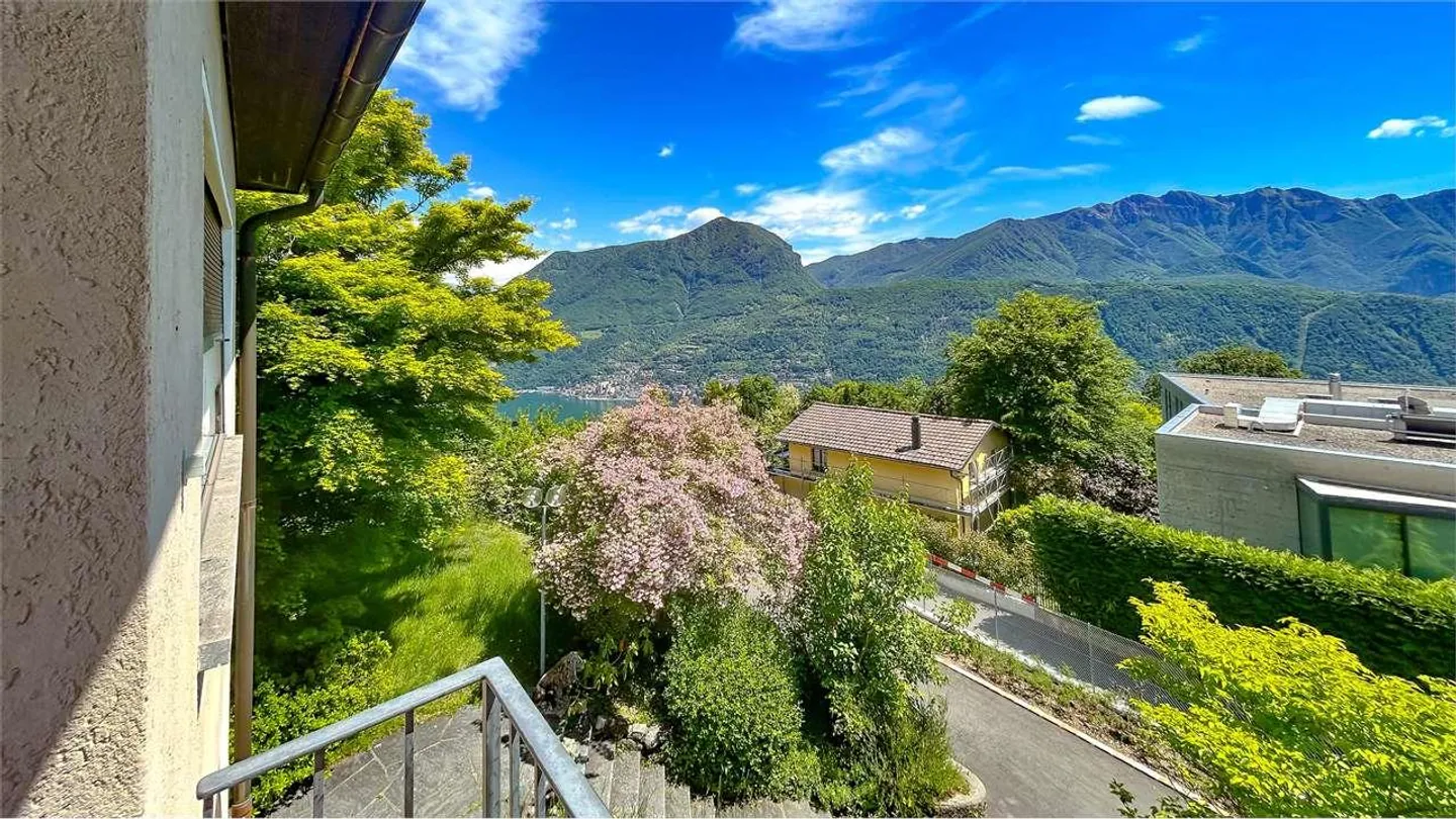 VILLA PANORAMICA A CARONA CON VISTA LAGO E PRIVACY - Foto 2 di 13