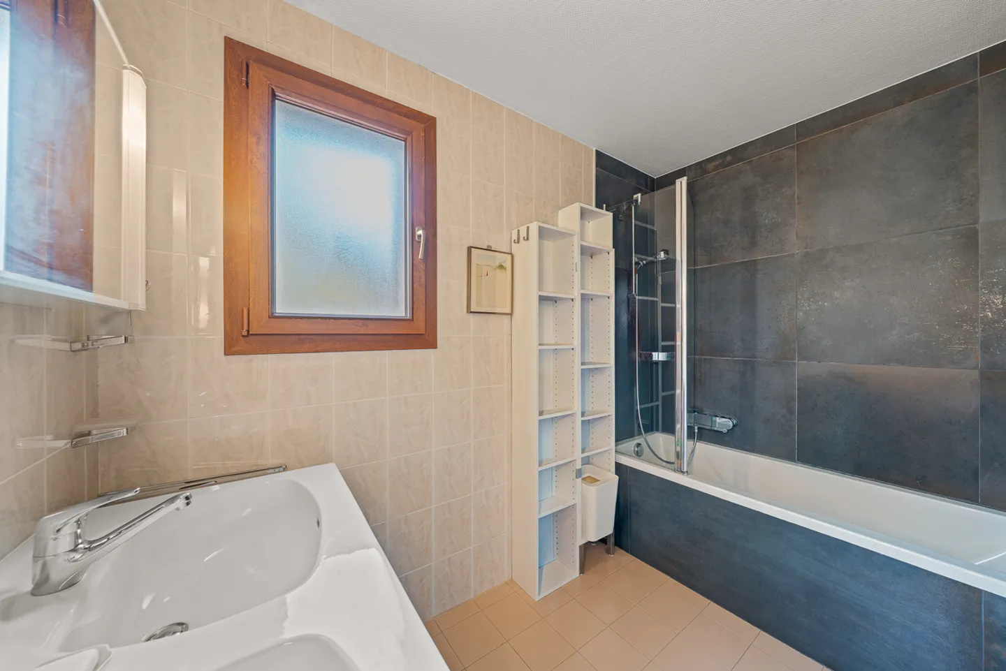 Elegant townhouse with garage in a quiet environment - Photo 11 of 13