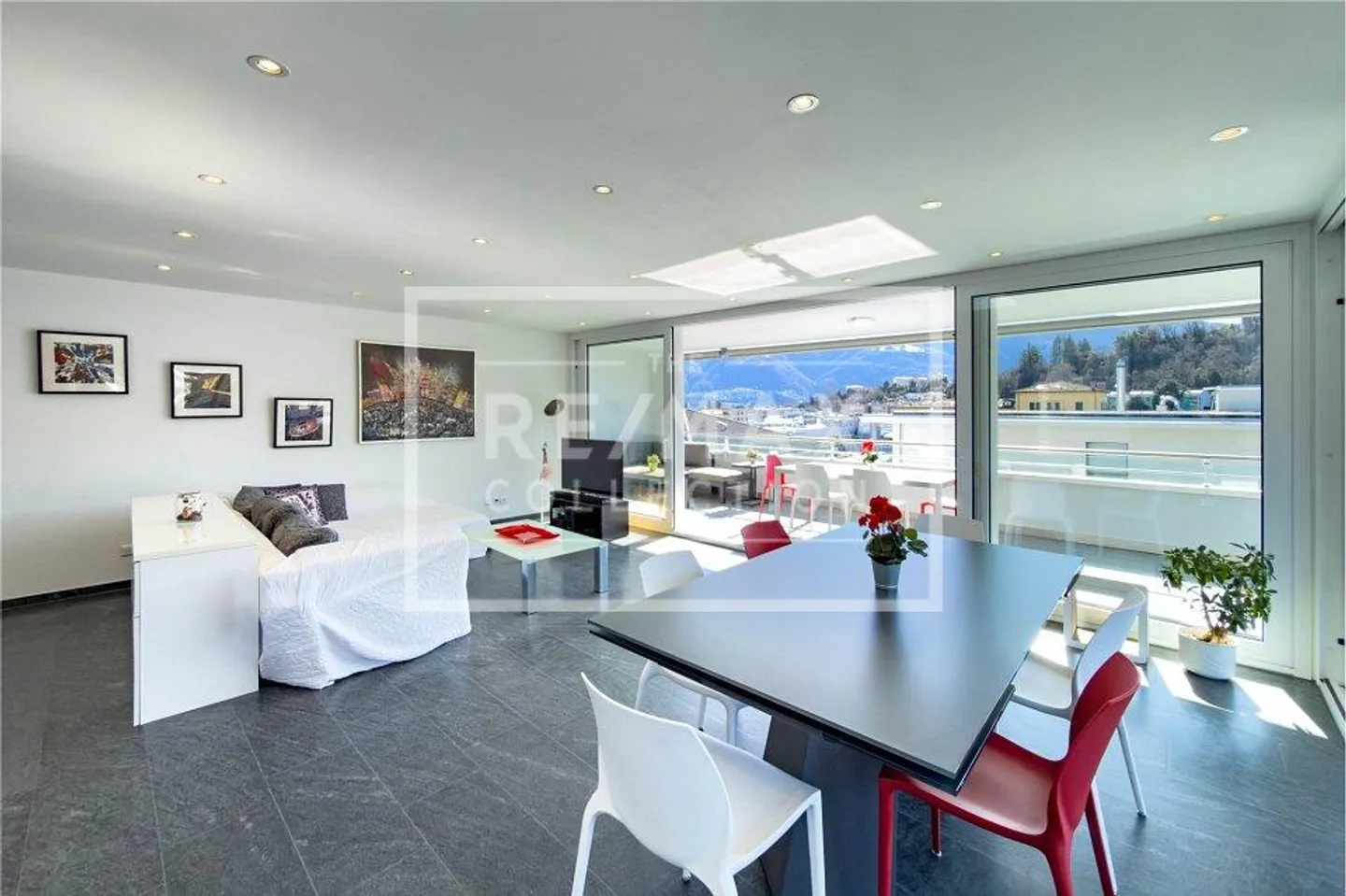 Duplex penthouse with 5 rooms - Photo 5 of 13