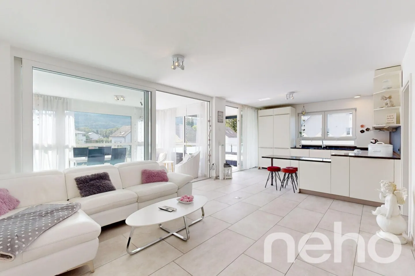 Appartamento moderno di 3,5 stanze con grande giardino d'inverno e balcone - Foto 5 di 11