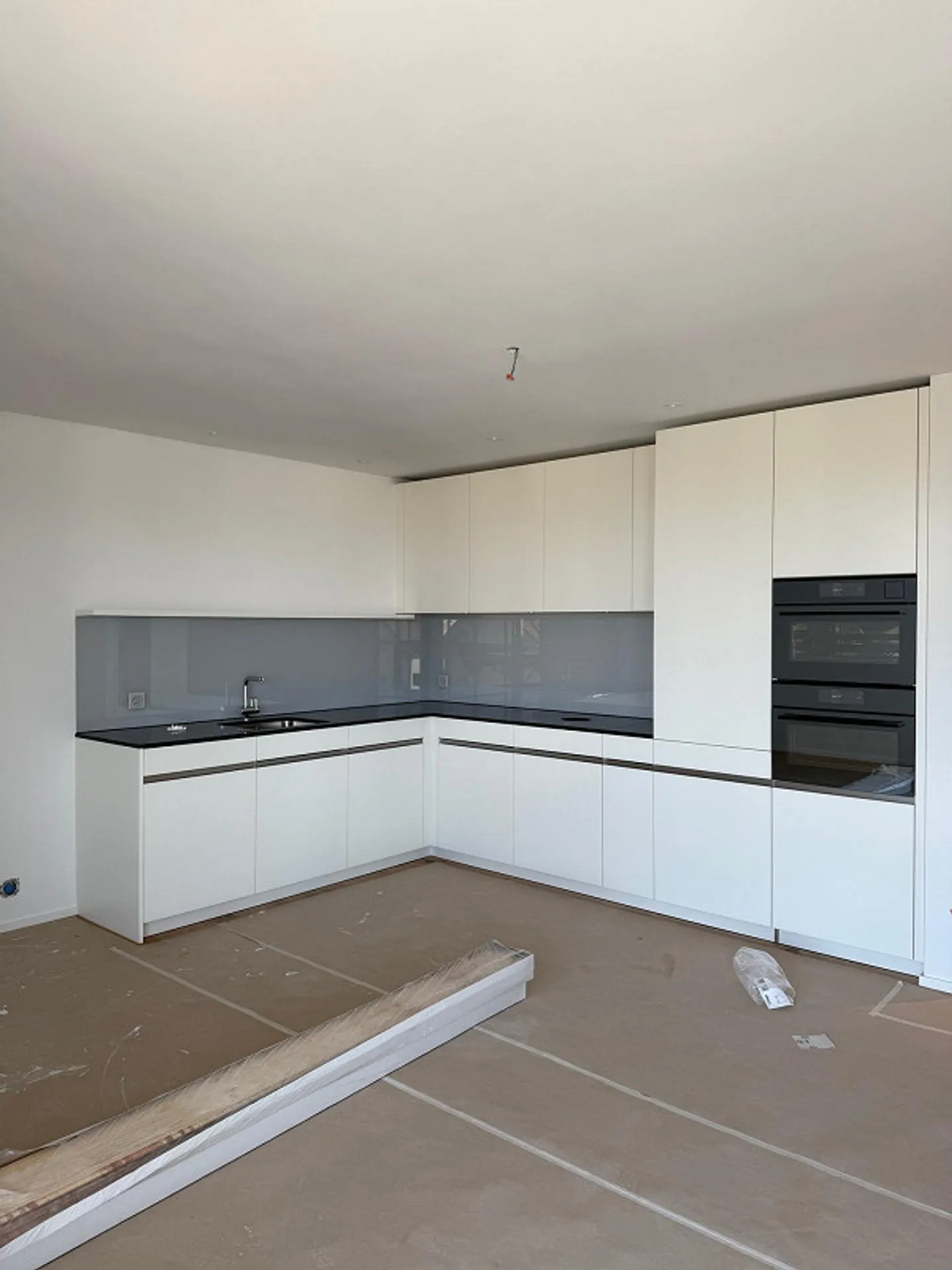 NEW BUILD: Compact 2½-room apartment with all amenities - Photo 2 of 9