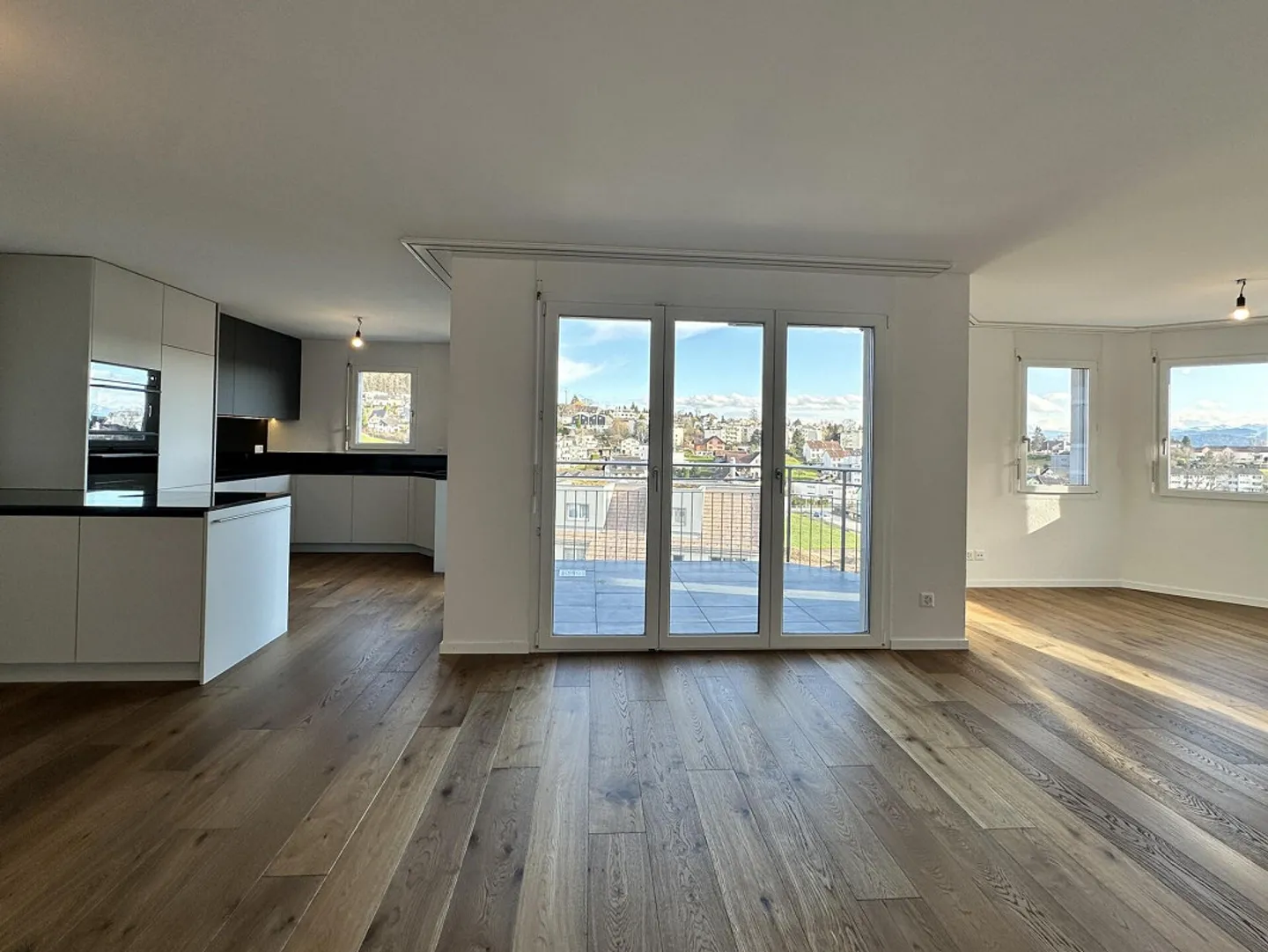 Appartamenti attici di 4,5 stanze con grande terrazza, ristrutturati con ascensore - Foto 15 di 59