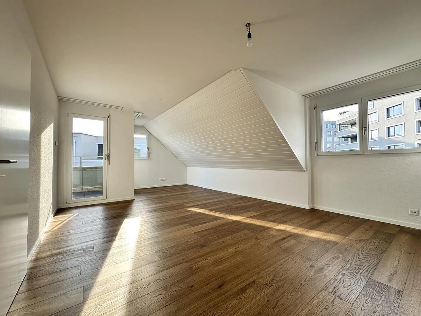 Appartamenti attici di 4,5 stanze con grande terrazza, ristrutturati con ascensore - Foto 36 di 59