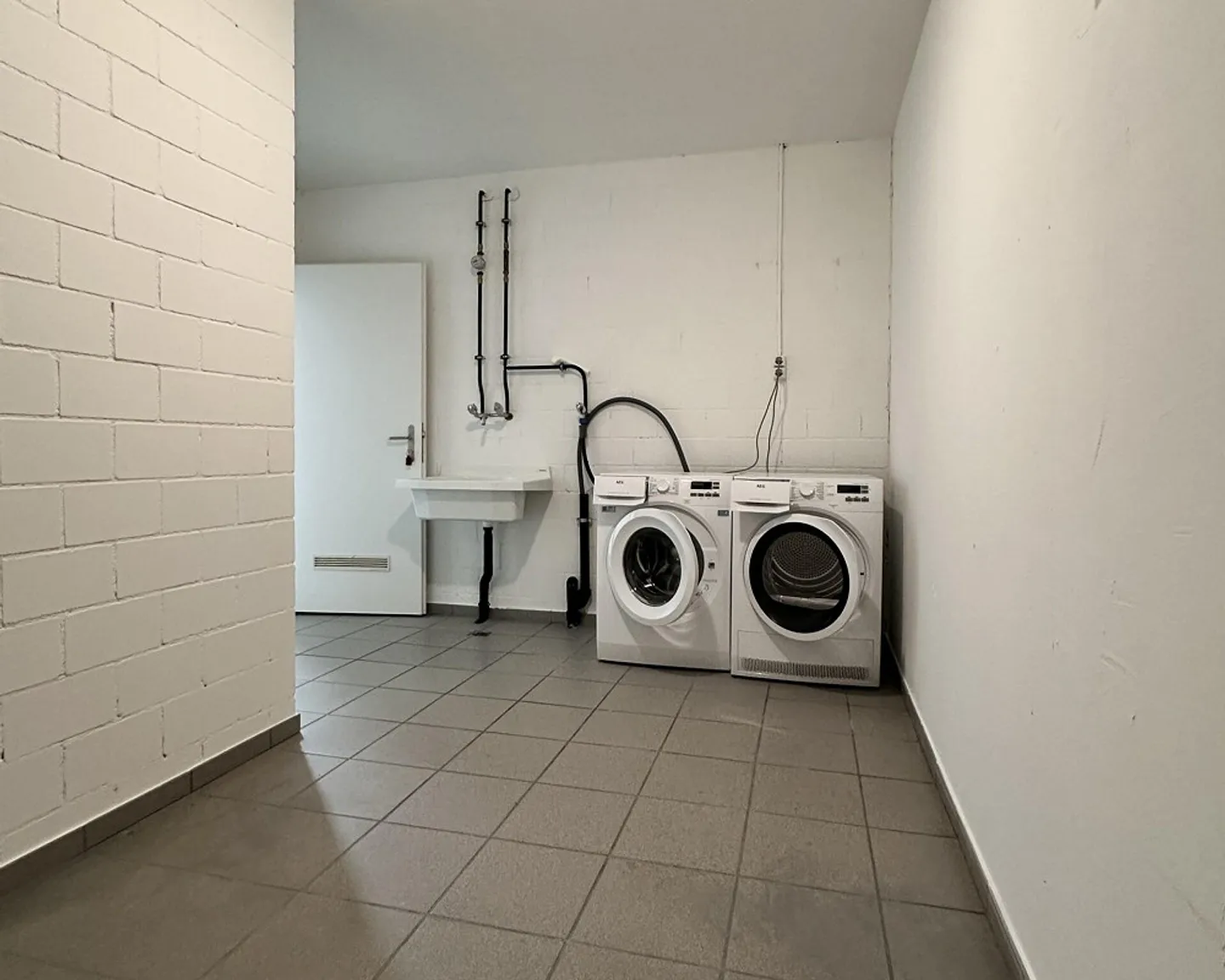 Appartamenti attici di 4,5 stanze con grande terrazza, ristrutturati con ascensore - Foto 41 di 59