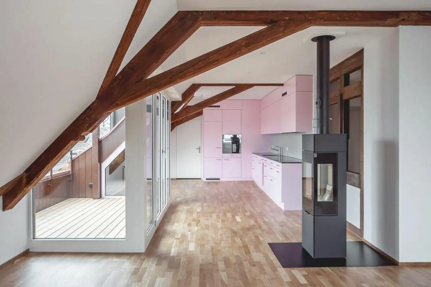 Penthouse moderne de 6 pièces au cœur de la vieille ville - Photo 3 sur 10