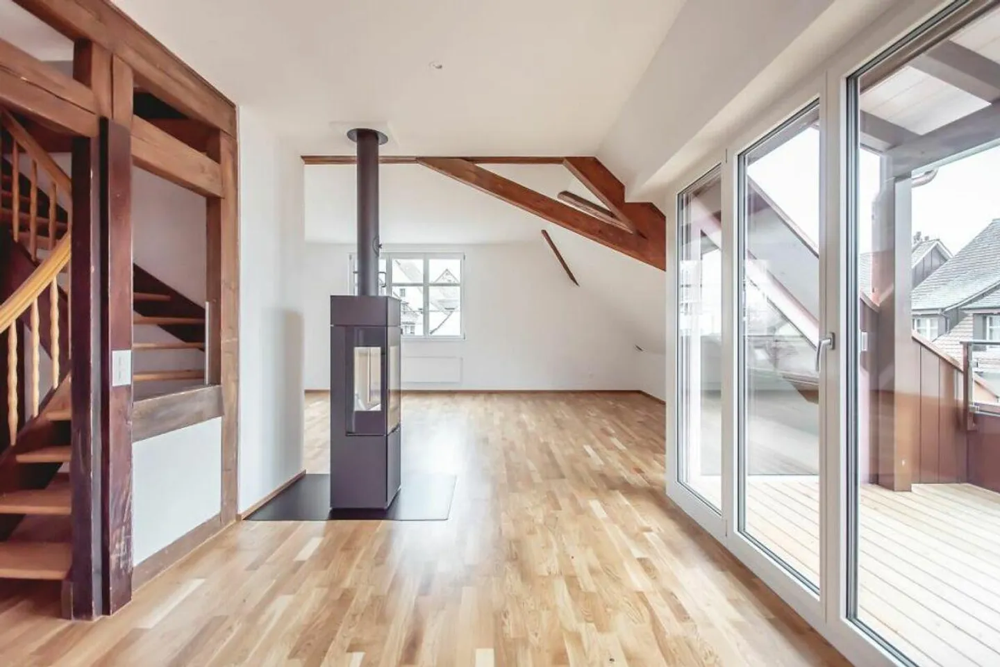 Penthouse moderne de 6 pièces au cœur de la vieille ville - Photo 5 sur 10