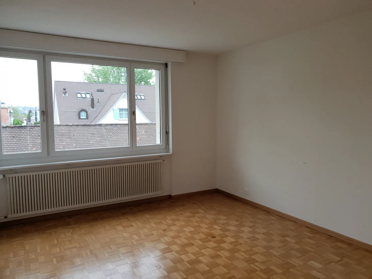 Leben im Dorfzentrum mit allen Annehmlickeiten und Balkon - Foto 3 von 9