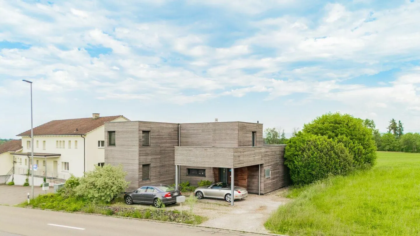 Maison d'architecte de caractère 4.5 pièces - Architecture en bois moderne - Photo 2 sur 15