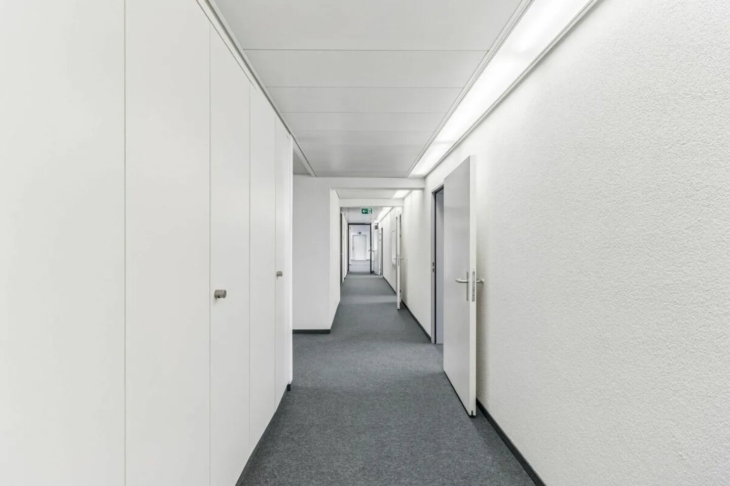 Representative office space on the 4th floor in Zurich-Altstetten - Photo 3 of 11